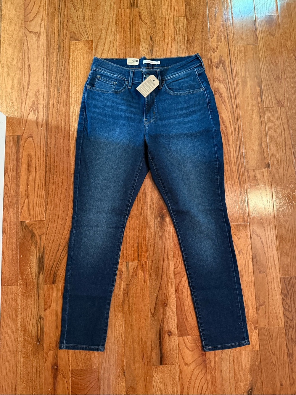NWT Levi's Dark Indigo Women's Skinny Jeans Size 10S